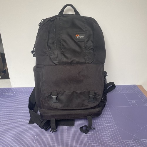 Black lowepro fastpack camera - black,