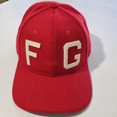 Fear god essentials hat - of,