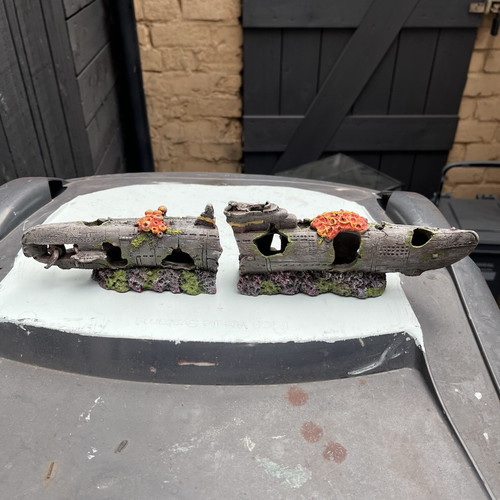 Grey polyresin submarine wreck - grey,