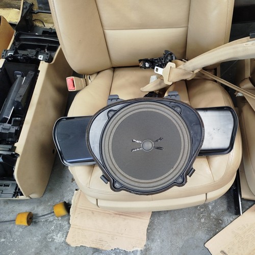 Mercedes benz w221 subwoofer - mercedes-benz, s