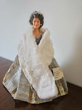 PEGGY NISBET - QUEEN ELIZABETH THE QUEEN MOTHER