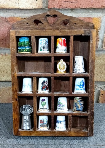 Thimble display case with - display, 14