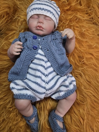 Newborn size full outfit set - size,