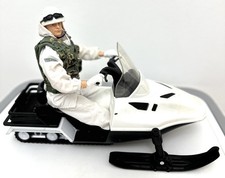 HM ARMED FORCES SNOW PATROL Soldier figure toy + SNOWMOBILE