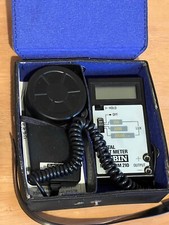 A SUBERB VINTAGE ROBIN OM210 DIGITAL LIGHT METER