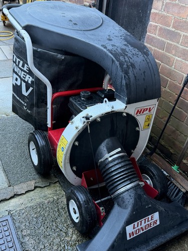 Little wonder leaf vacuum - little,