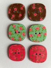Flower buttons 24mm square