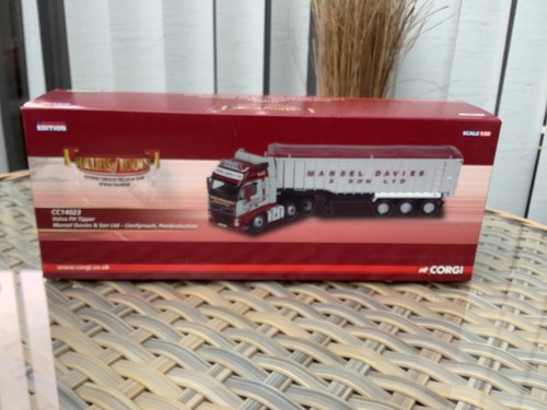 Corgi model scale - 1:50,