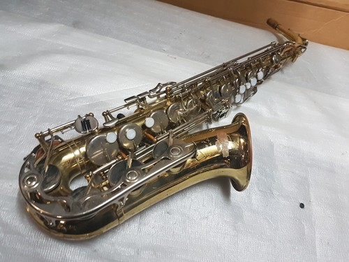 Yamaha alto sax - /,