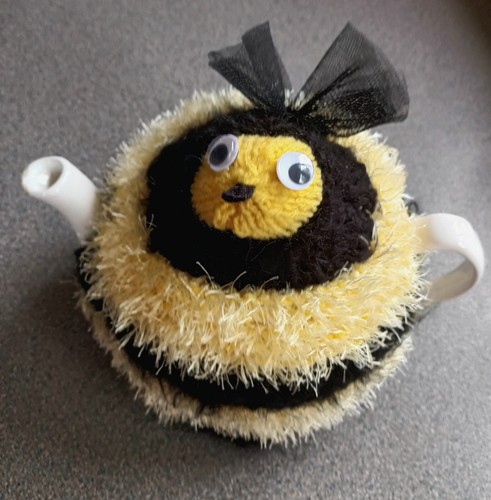 Knitted tea cosy bumble - knitted,
