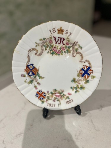 Antique queen victoria diamond - antique,