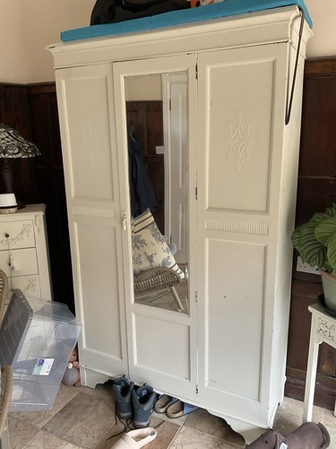 Shabby chic wardrobe display - shabby,