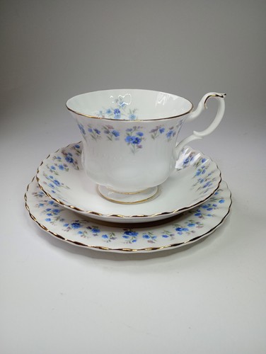 Royal albert memory lane trio - albert,