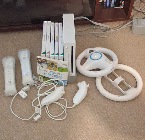 Nintendo wii white console - nintendo,