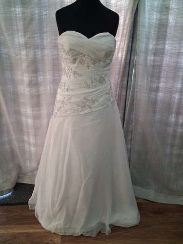 Wedding dress size ivory - wedding,