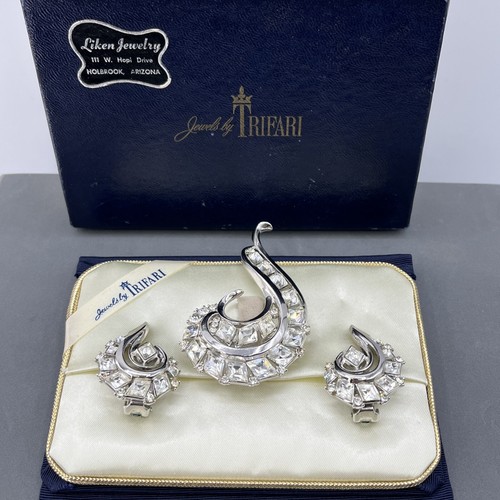 Crown trifari swirl diamante - crown,