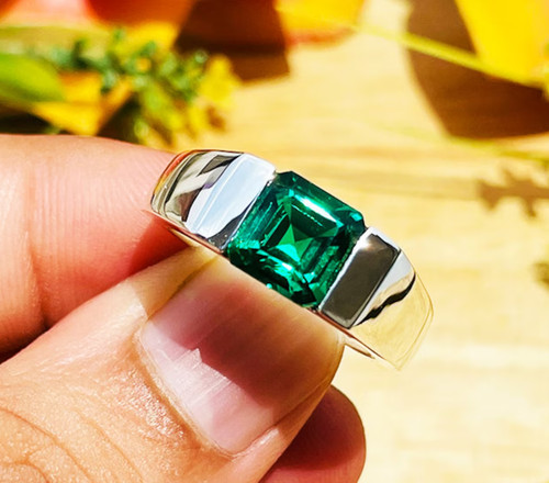 Rich green emerald ring - green, 925