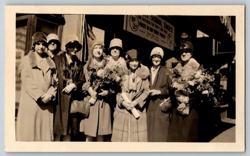 Antique 1920s photo flapper - 1920s,