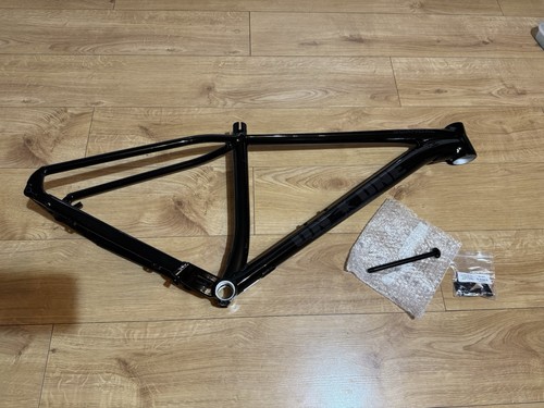 One scandal frame size - on,