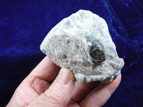 Black obsidian - black,