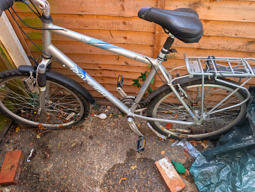 Raleigh voyager hybrid bike - raleigh,