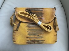 Women’s Mustard / Ochre Genuine Leather Crossbody Shoulder Bag. Medium