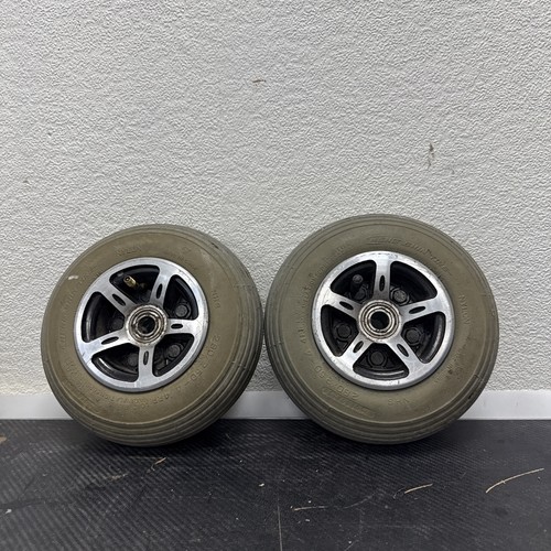 Cheng shin tyre - x2,