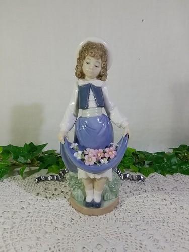 Lladro nao the school girl - lladro,