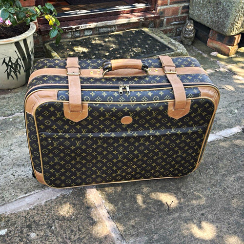 Louis vuitton monogram hold - louis,