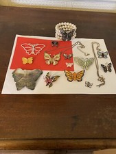 EXQUISITE COLLECTION OF 15 BUTTERFLY JEWELLERY VINTAGE DIAMANTE ENAMEL SHELL