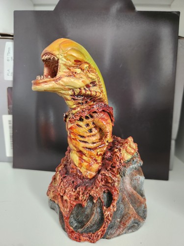 Palisades alien chest buster - alien,