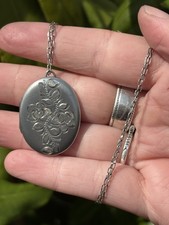Vintage 1975 Silver Floral