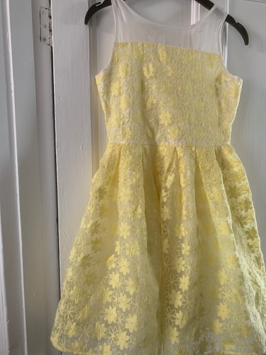 Girls age yellow flower - age, 11