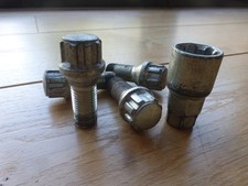 VW Locking Wheel Bolts x 4 with Socket