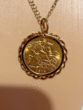 1913 GEORGE V 22ct GOLD HALF SOVEREIGN COIN PENDENT WITH GOLD CHAIN