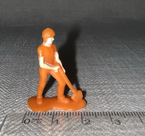 Small figure construction - figure,