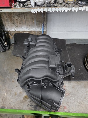 Hemi intake manifold - manifold,