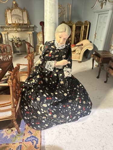 Dolls house doll lady - dolls, no