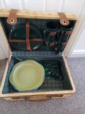 Vintage 4 Person Large Wicker Picnic Basket Set Cups Cutlery & Plates & Extras 