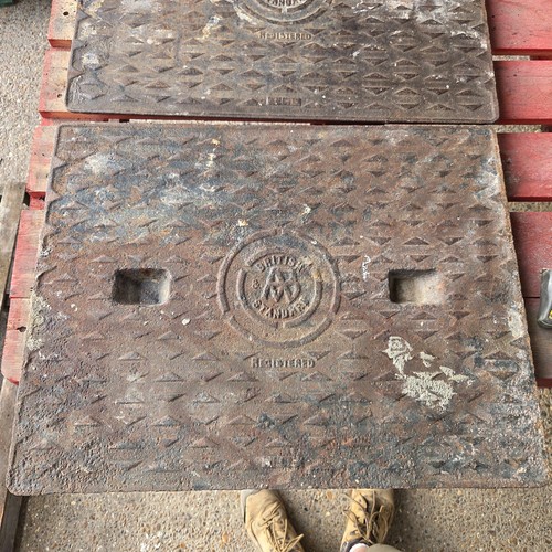 Cast iron manhole - cast, cover