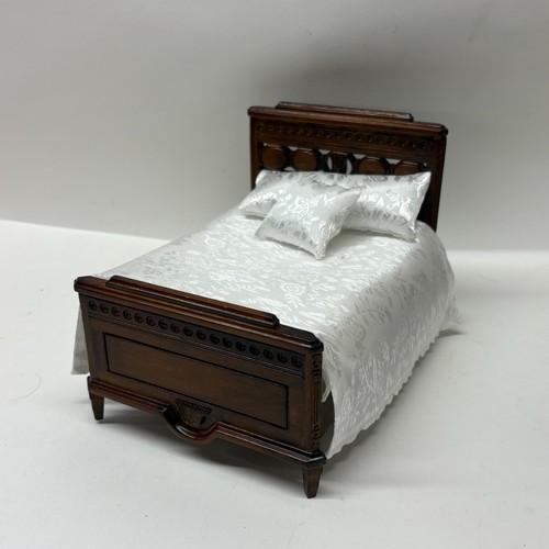 12th scale dolls house - 1:12th,
