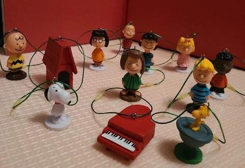 Peanuts snoopy figures set 12 - snoopy,