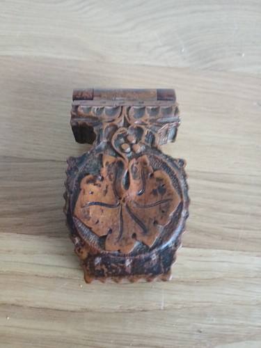 Antique black forest hand - black,