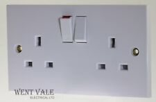 Newlec White Moulded -