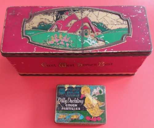Vintage 1930s biscuit - c.w.s.,