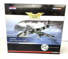 Corgi aa39402 144 vickers - corgi,