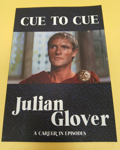 Julian glover cue to - cue,