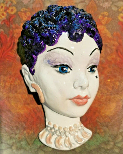 Kitsch lady wall plaque - plaque, hand
