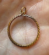 375 9ct Yellow Gold 1/2