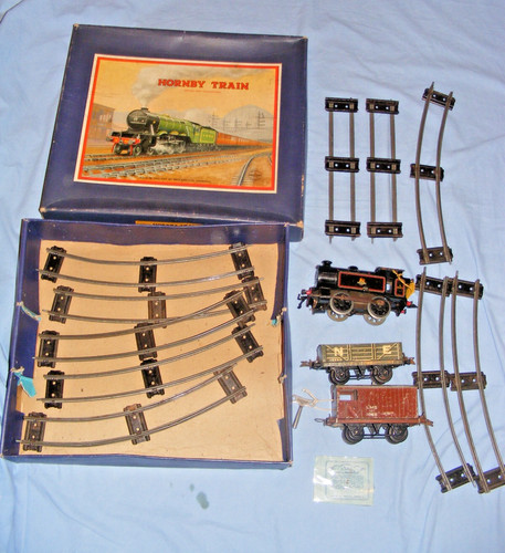 Hornby clockwork train set - hornby,